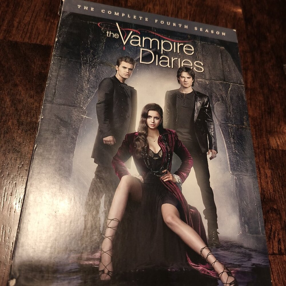 THE VAMPIRE DIARIES THE COMPLETE FOURTH SEASON 5 DVD SET